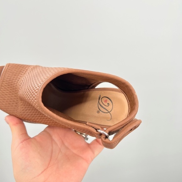 Heart In D High Heels Ladies Size 5 1/2 - Picture 8 of 8